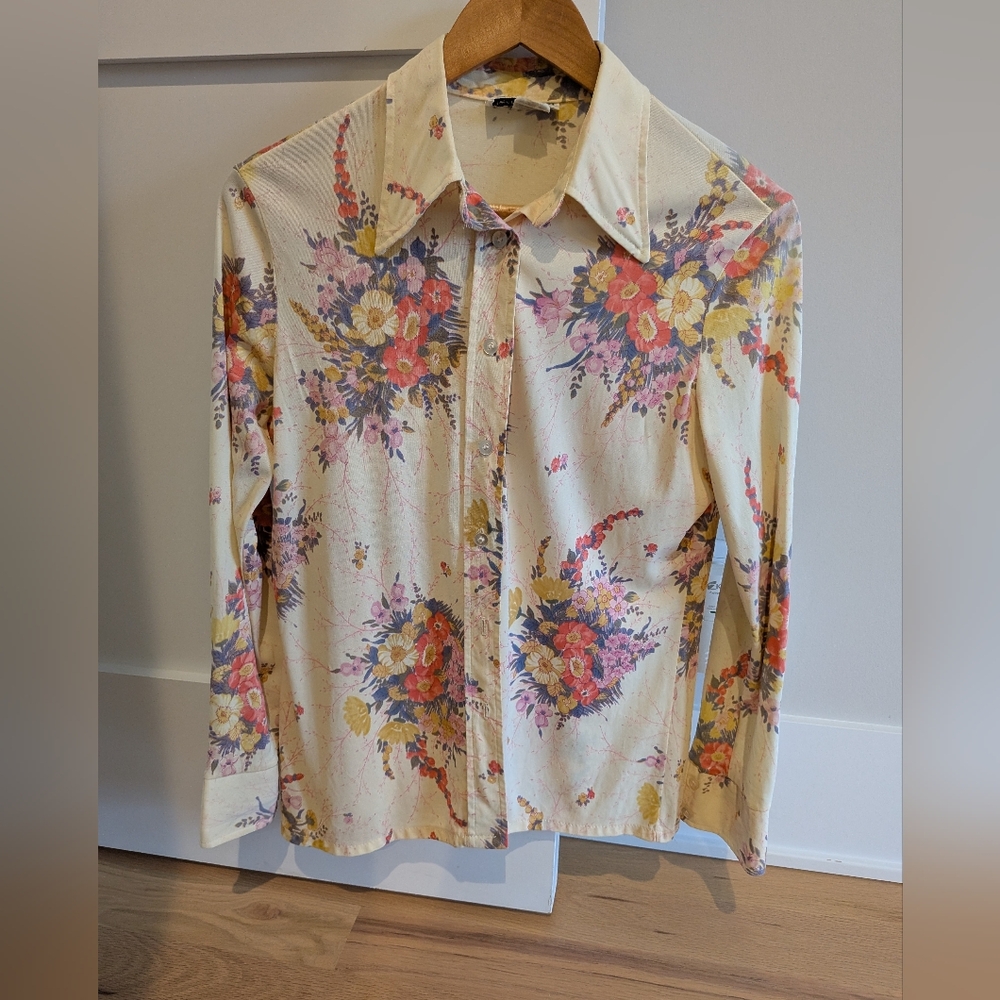 Vintage Floral Button down blouse